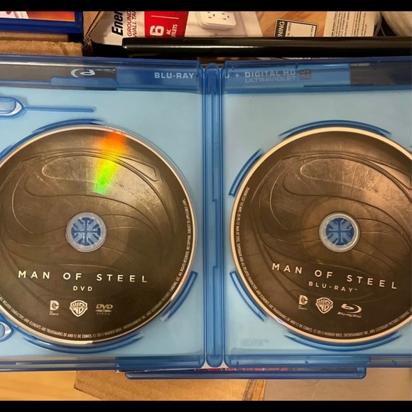 Man of Steel Blu-Ray + DVD - Picture 2 of 4